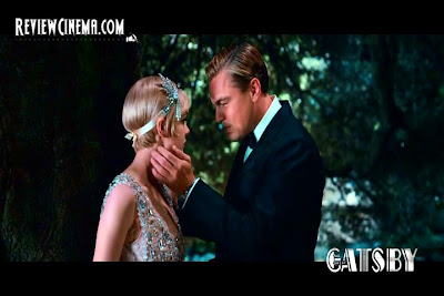 <img src="The Great Gatsby.jpg" alt="The Great Gatsby Daisy dan Gatsby">