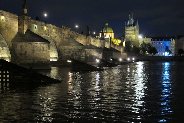 Praag : ( aan ) de Karlsbrug 