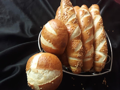 الخبز المسلوق الخبز المسلوق المقرمش طريقة عمل الخبز المسلوق طريقة الخبز المسلوق الخبز الالماني المسلوق خبز المسلوق خبز مسلوق