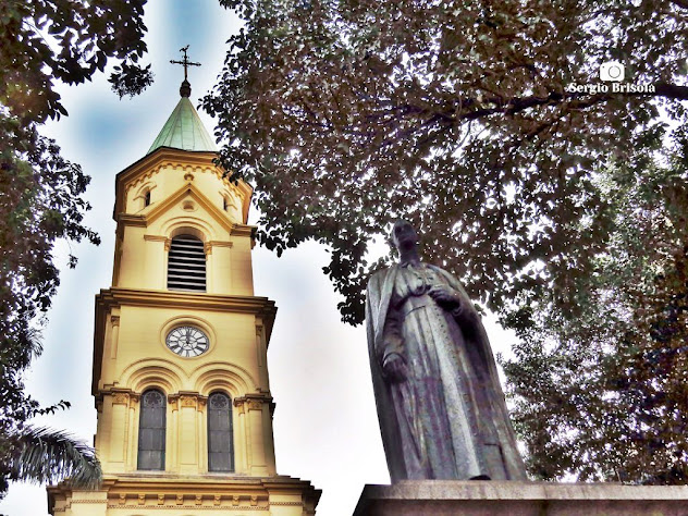 Fotocomposição com a Paróquia Santa Cecília e Estátua de Dom Duarte - Santa Cecília - São Paulo