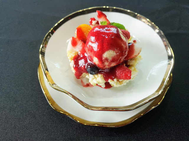 Raspberry Coulis on Caramel Rice Puff