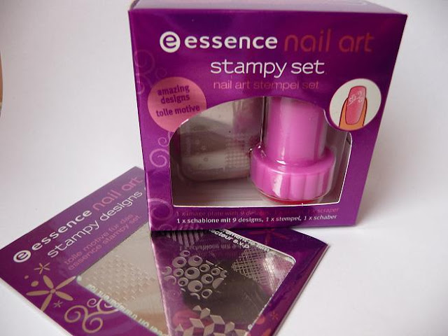 Essence Nail Art Stampy Set, Essence Marble Mania Nail Art Kit, wzorki na paznokciach, manicure, 