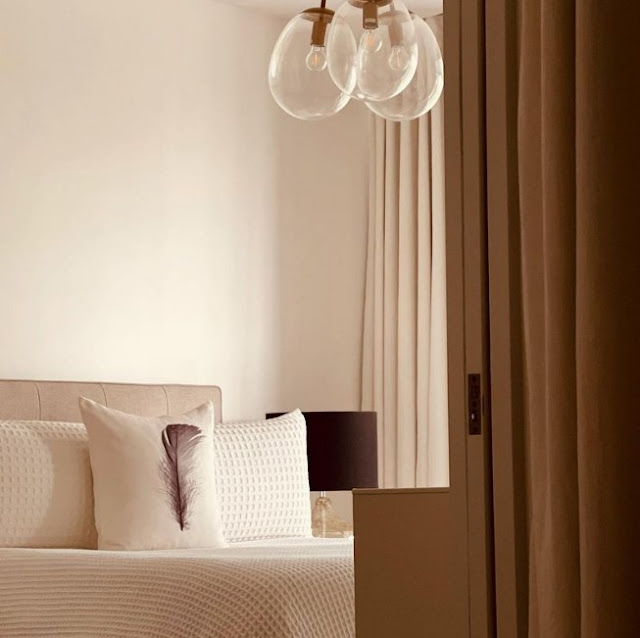 simple white bedroom design ideas