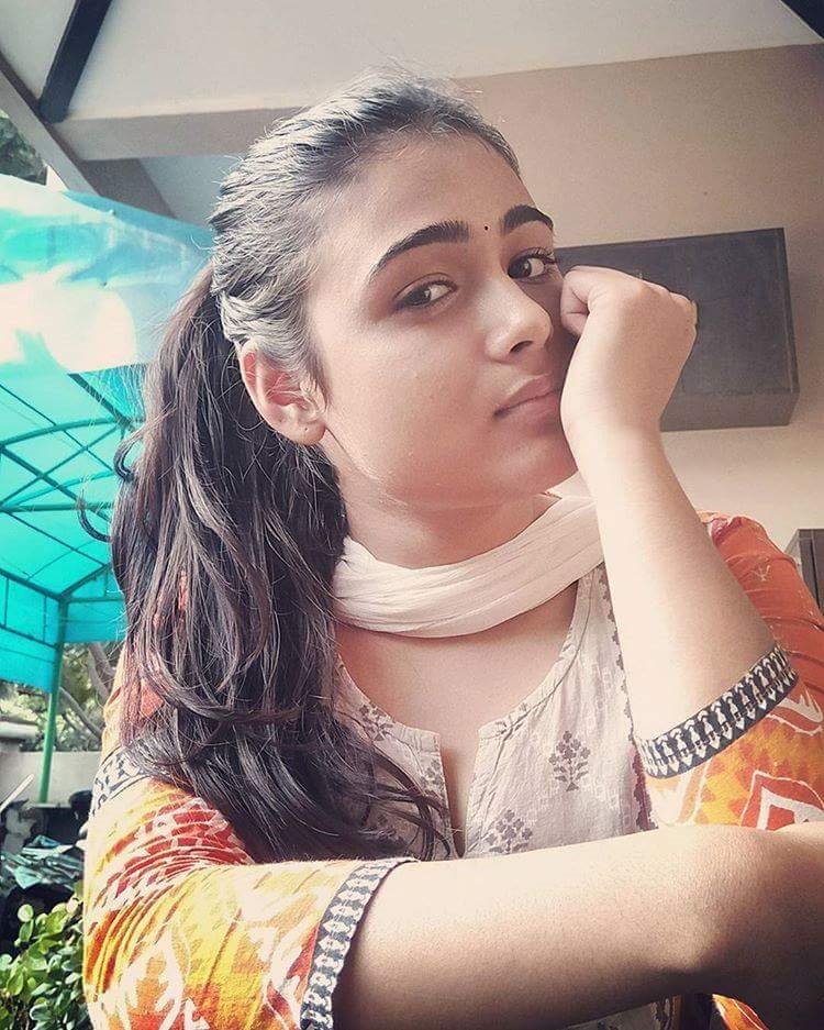 Actress ShaliniPandey Latest HD Images