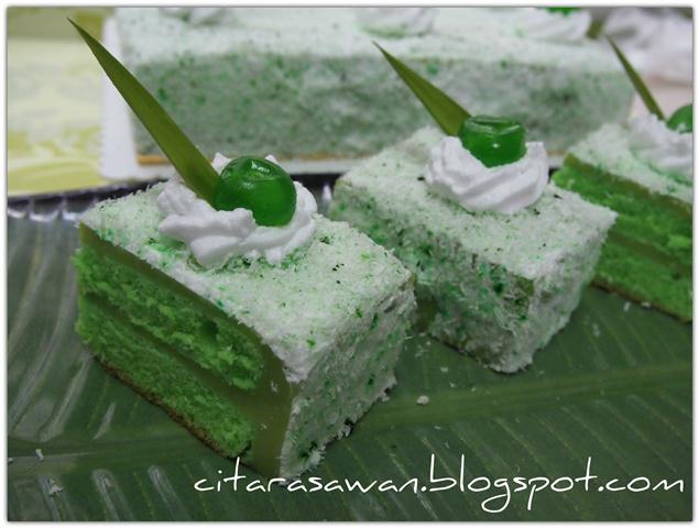 Kek Lapis Kastard Pandan / Pandan Custard Layer Cake 