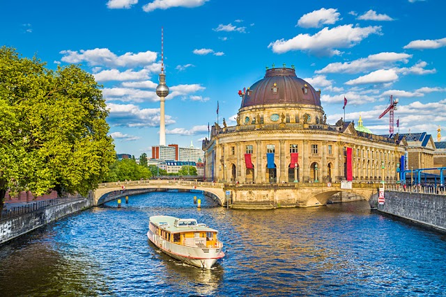   9 địa danh tham quan nổi tiếng ở Berlin