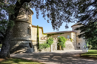 Ailleurs : Château de Mouans, résidence seigneuriale du XVIème siècle, reconstruite au XIXème désormais dévolue à l'art contemporain - Mouans-Sartoux