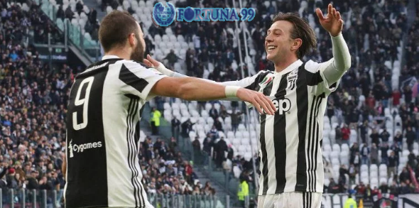 Fiorentina 0 vs 2 Juventus: Gonzalo Higuain Membawa Kemenangan