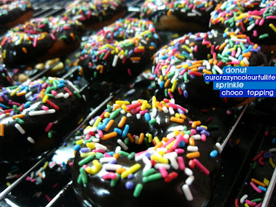 Ourcrazyncolourfullife: resepi donut-sangat simple, siap 