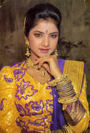 Divya-Bharti-Hot-Bikini-Photos