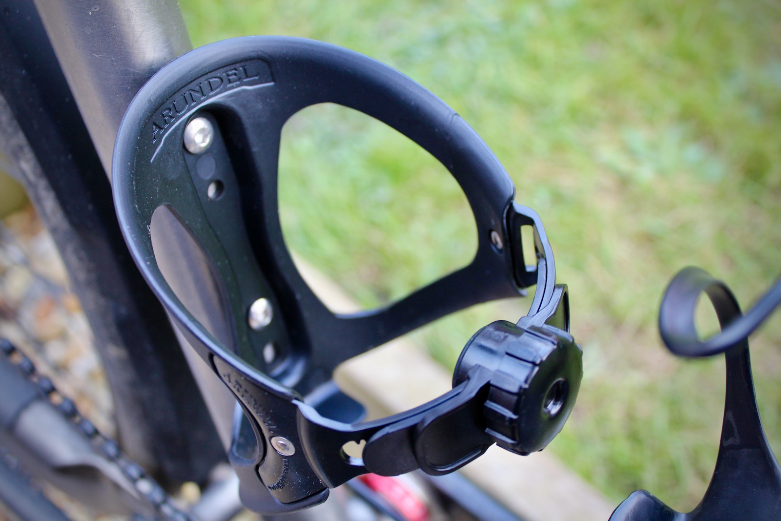 Review Arundel Looney Bin Adjustable Bottle Cage