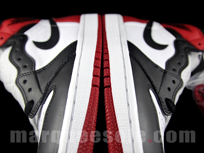 Air Jordan 1 Retro High OG Black Toe 555088-125