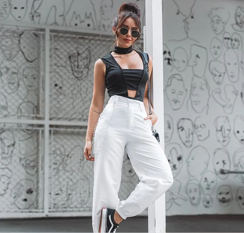 High Street Fashion for Flat-Chested Women