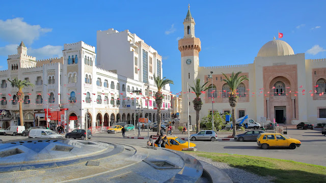Sfax, Citadelle Méditerranéenne et Centre Économique Vibrant