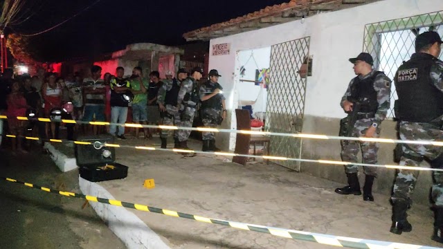 Homem de 54 anos é morto a tiros na porta de casa no bairro Piauí em Parnaíba