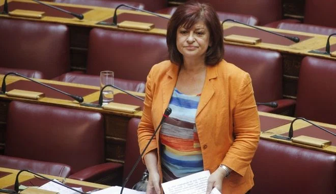 Μανωλάκου ΚΚΕ: Όποιος δεν αποδέχεται την πολιτική των ανοιχτών συνόρων είναι ακροδεξιός (ΒΙΝΤΕΟ)