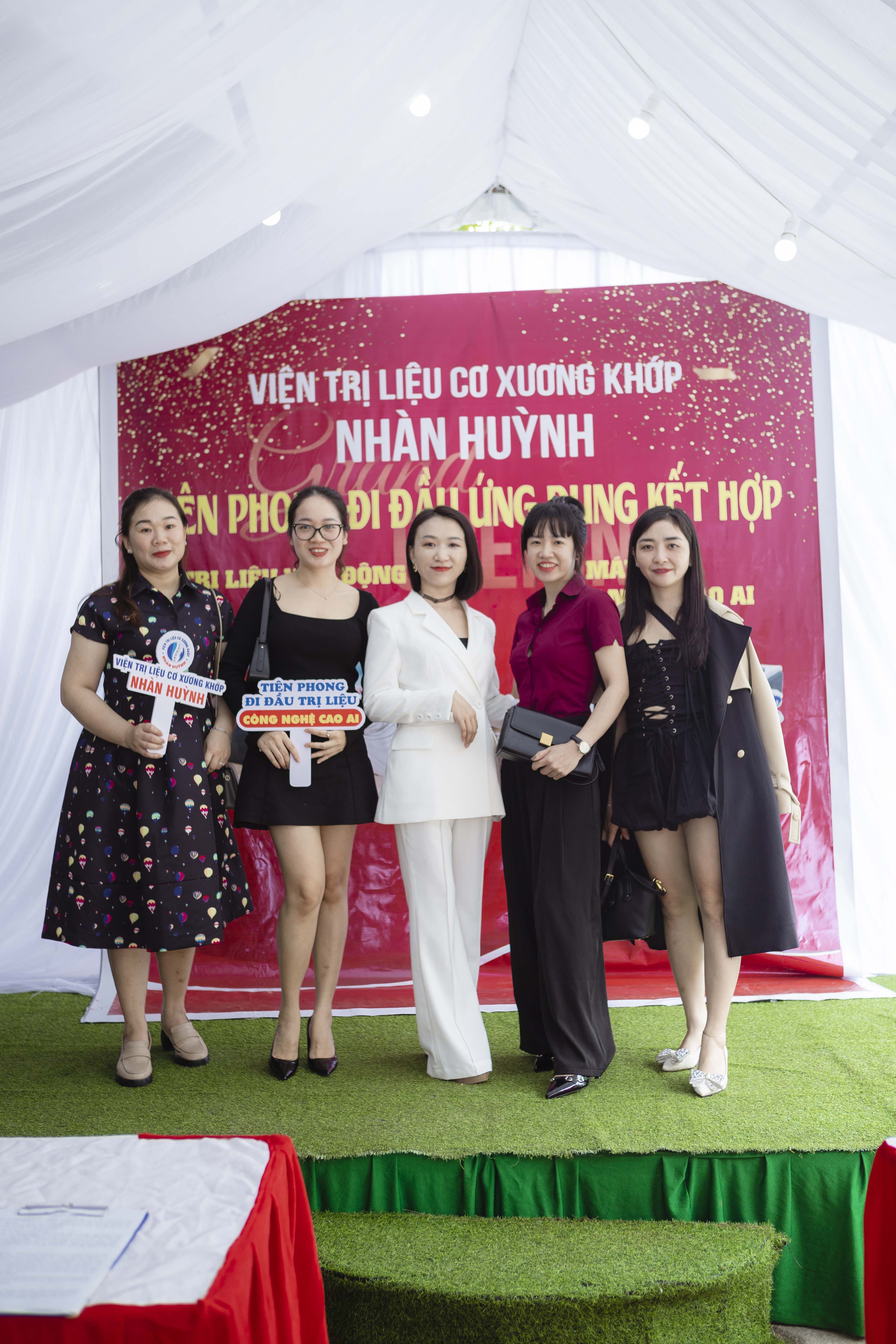 Tưng bừng khai trương Viện trị liệu cơ xương khớp Nhàn Huỳnh tại Quảng Ngãi 