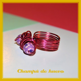 Anillo rosa perlas moradas