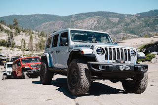 Off-Roading-Pickup-Trucks