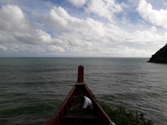 Wisata alam pantai Watu Bale di Kebumen