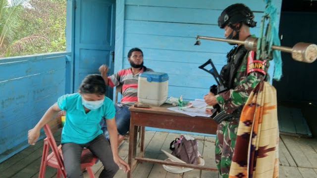 TNI Mengobarkan Gerakan Peduli Posyandu di Kampung Towe Keerom