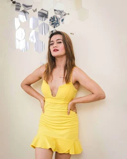 aradhana sharma hot in yellow dress