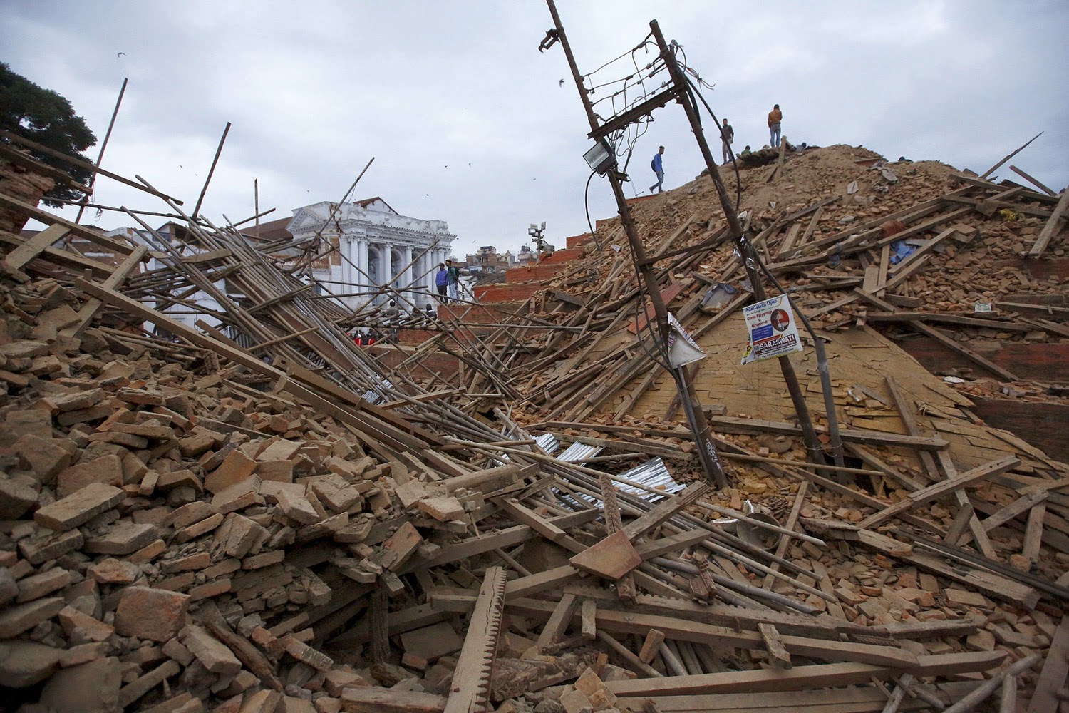 Fotofoto Gempa Nepal Full HD Ngeri dan Menyedihkan
