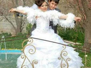 http://www.liataja.com/2015/08/foto-pernikahan-dibawah-umur-di-iran.html