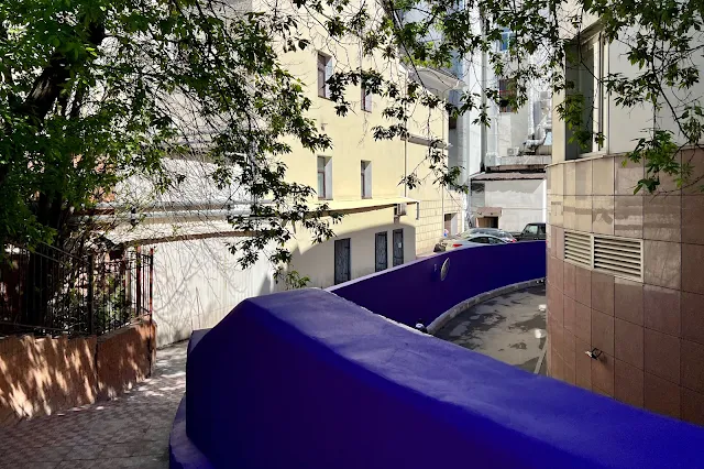 Неглинная улица, улица Петровка, дворы