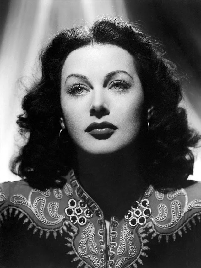 Spread Spectrum and Pin-up Girl Hedy Lamarr