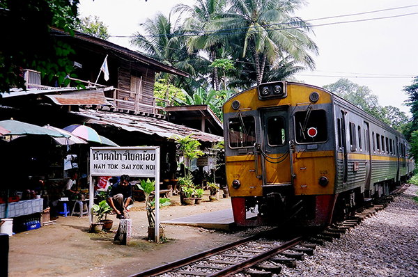 我能想到最浪漫的事，就是和你一起坐火車遊泰國北碧府..