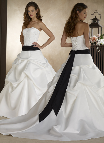 Choose Your Fashion Style Wedding  Dresses  with Black Sashes 