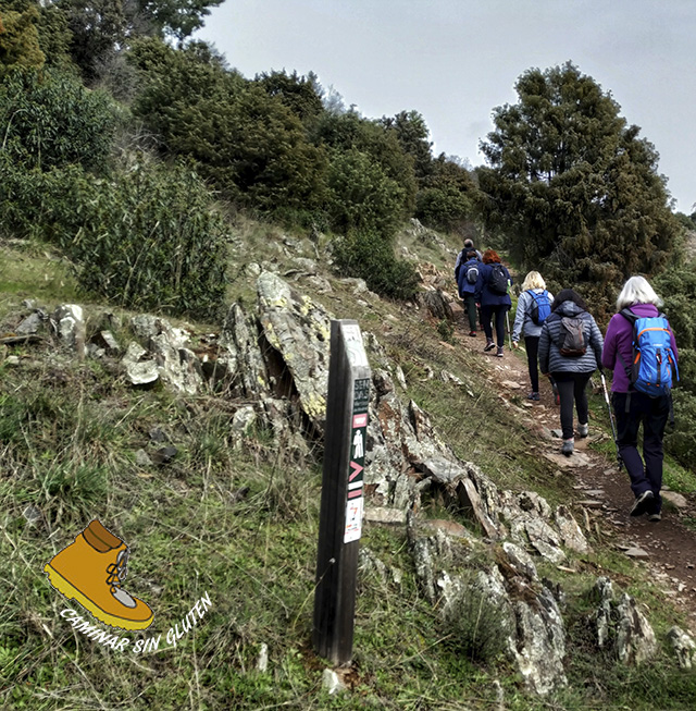 CAMINANDO POR UN TRAMO DE LA SENDA GENARO