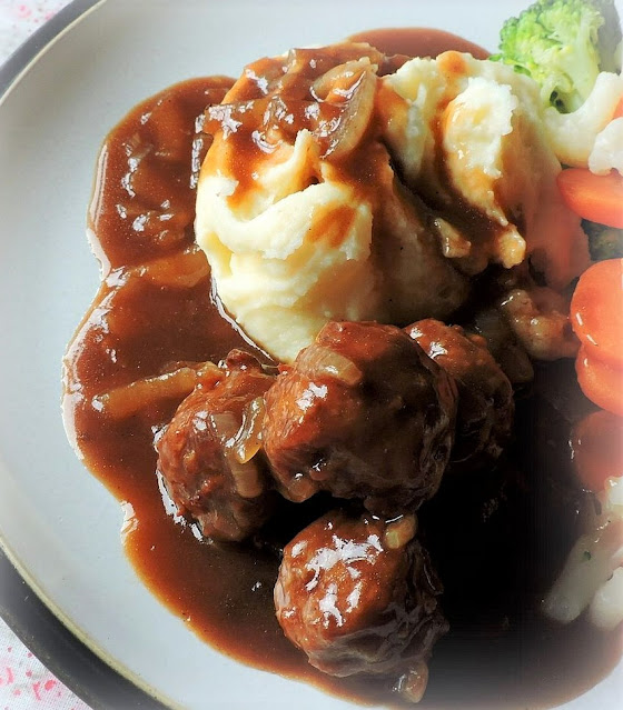 Salisbury Meatballs & Gravy