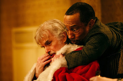 Billy Bob Thornton and Tony Cox in Bad Santa 2