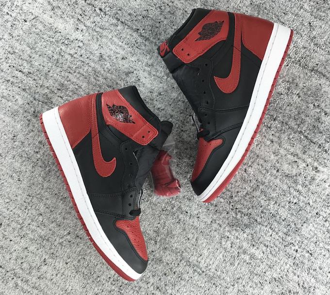 Air Jordan 1 Retro High OG Bred 2016