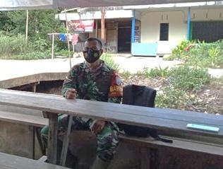 Lusi Berterima Kasih Dibangunnya Jalan Oleh Anggota Satgas TMMD Ke-111 Kodim 1207/Ptk di Dusun Maju Jaya