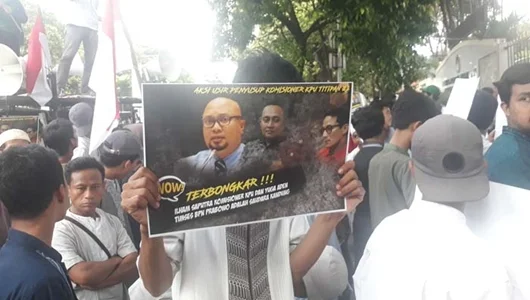 Massa Mendesak: Bersihkan Kaki Tangan 02 dan Khilafah yang Menyusup di KPU