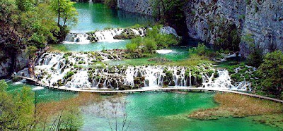 ทะเลสาบ ที่ สวยที่สุดในโลก ( Plitvice Lakes )