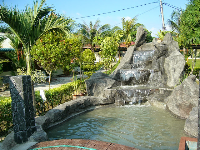 Lanskap-kolam-air-terjun