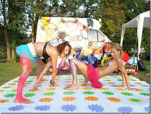 sexy-twister-party-085e7d