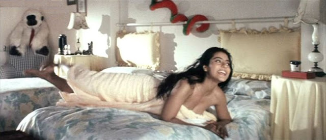 Kajol cleavage on bed