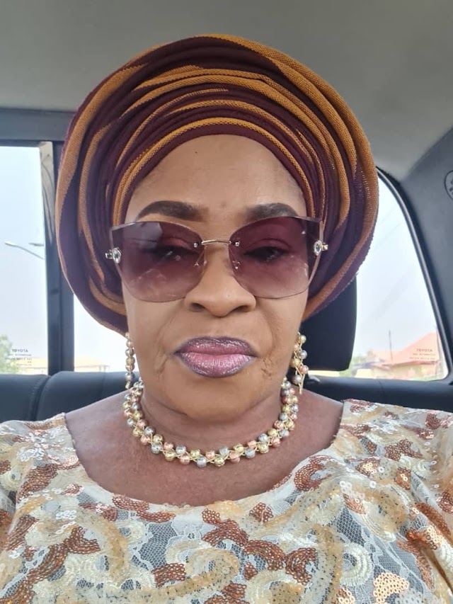 See Hajia Sadat Hassan's Dazzling Look @ 60