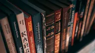 5 Buku Fiksi Ringan yang Bisa Bikin Kamu Ketagihan Baca