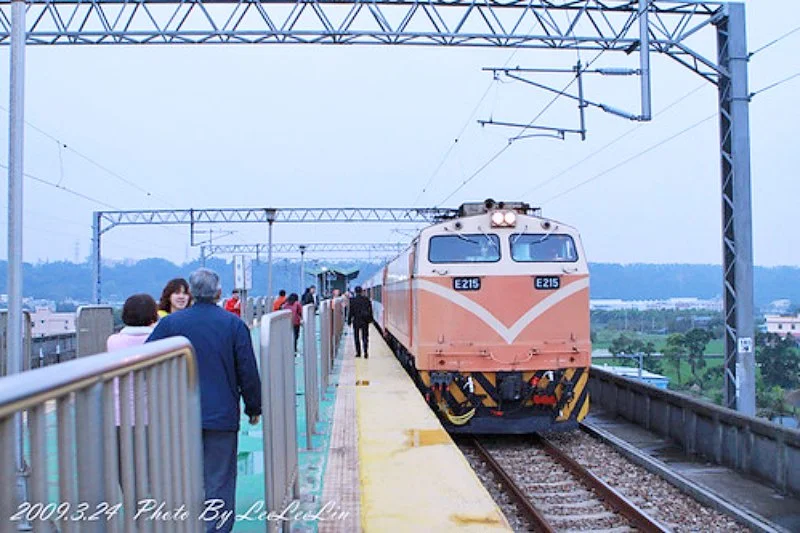 郵輪式列車台中后里景點｜新山線泰安車站~不搞軌