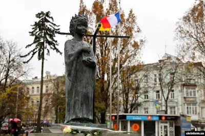 Пам'ятник у Києві королеві Франції Анні Київській, доньці Київського князя Ярослава Мудрого