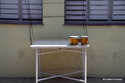 Los timbales de Santiago, by Guillermo Aldaya / PhotoConversa