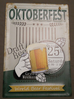 cartel metalico del oktoberfest