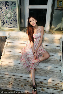 6 Li Qiaodan- cute with short skirt-very cute asian girl-girlcute4u.blogspot.com