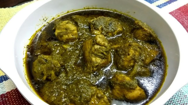 How to make Hariyali chicken recipe - green chicken curry